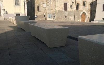 Comune di Fara in Sabina fioriere, panchine, panettoni e cestini in piazza