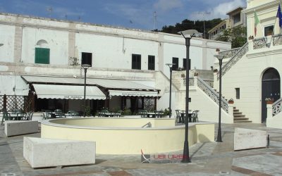 Comune di Santa Cesarea Terme fioriere triangolari